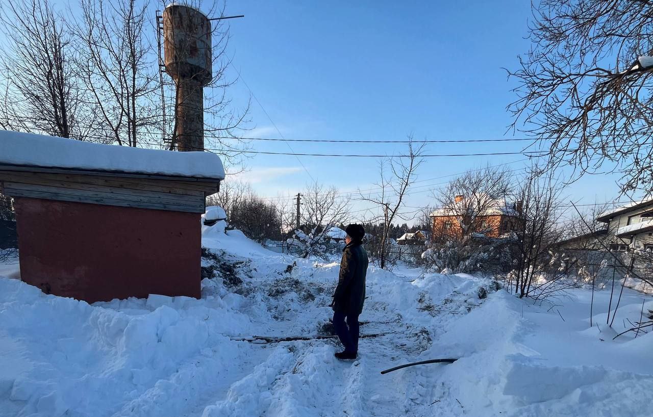 В Жуковском округе в деревне Машково произошла авария на сетях холодного водоснабжения. Специалис...