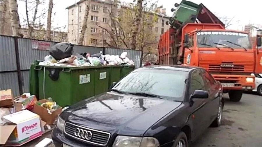 Областные депутаты предлагают повысить штрафы за препятствование работе мусоровозов и дворников.
...