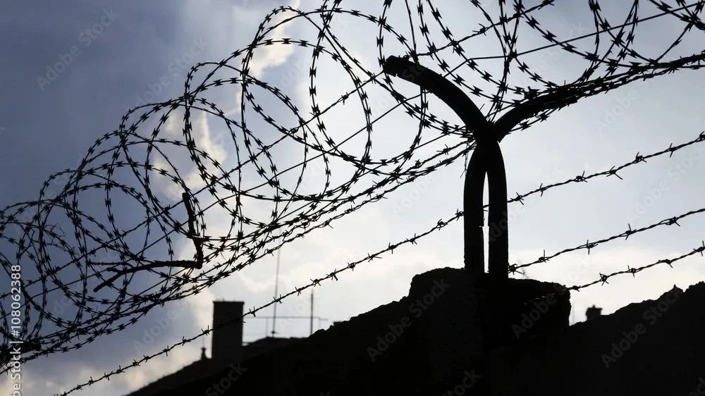 В Калужской области бывший сотрудник миграционной службы приговорен к 12 годам колонии за получен...