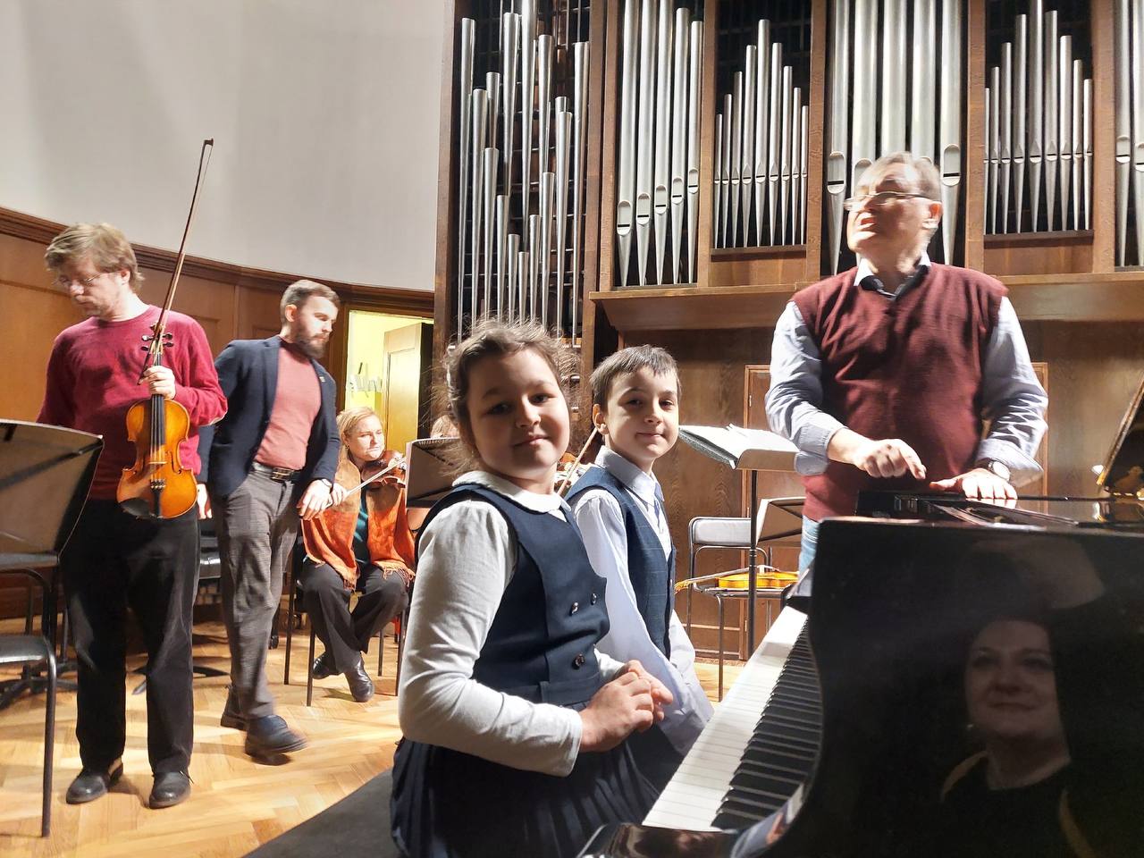 Обнинская пианистка Камила Корнеева выступила в Московской консерватории!

Вместе с Глебом Гурины...